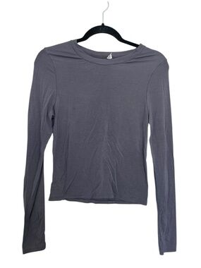 Parade Women’s Long Sleeve Crew Tee in Charcoal